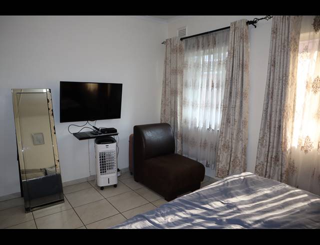 2 BEDROOM APARTMENT FOR SALE IN PINETOWN CENTRAL